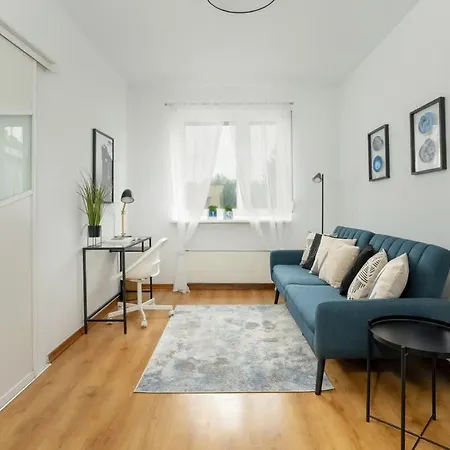 Spacious House With Balcony Ideal For Families By Renters פוזנן