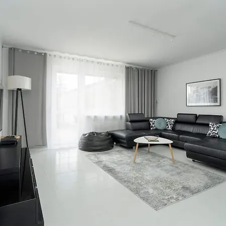 בית נופש Spacious House With Balcony Ideal For Families By Renters פוזנן