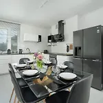 Spacious House With Balcony Ideal For Families By Renters Posen