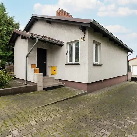 Spacious House With Balcony Ideal For Families By Renters Vakantiehuis
