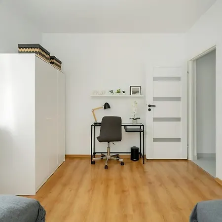 Vakantiehuis Spacious House With Balcony Ideal For Families By Renters
