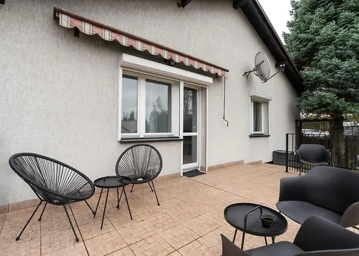 Spacious House With Balcony Ideal For Families By Renters Dom wakacyjny *