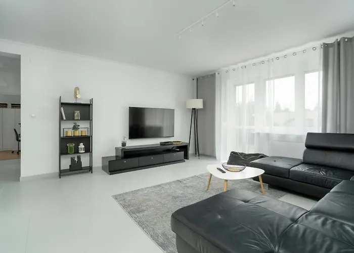 Holiday home Spacious House With Balcony Ideal For Families By Renters *