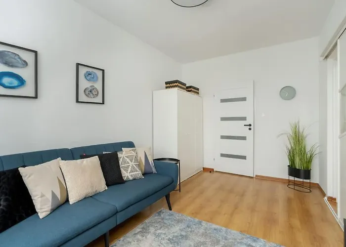 Spacious House With Balcony Ideal For Families By Renters Poznan