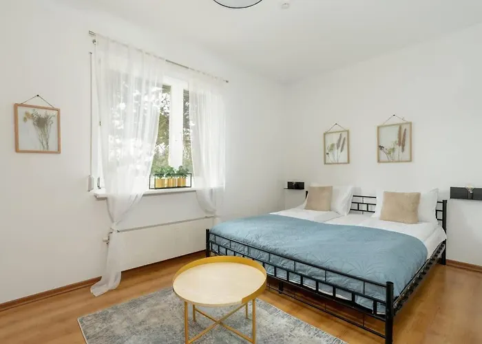 Holiday home Spacious House With Balcony Ideal For Families By Renters