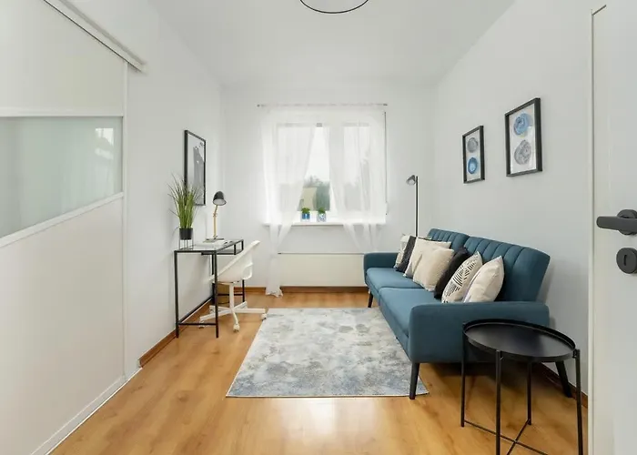 Spacious House With Balcony Ideal For Families By Renters Poznań