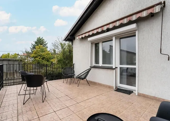 Spacious House With Balcony Ideal For Families By Renters Dom wakacyjny Poznań